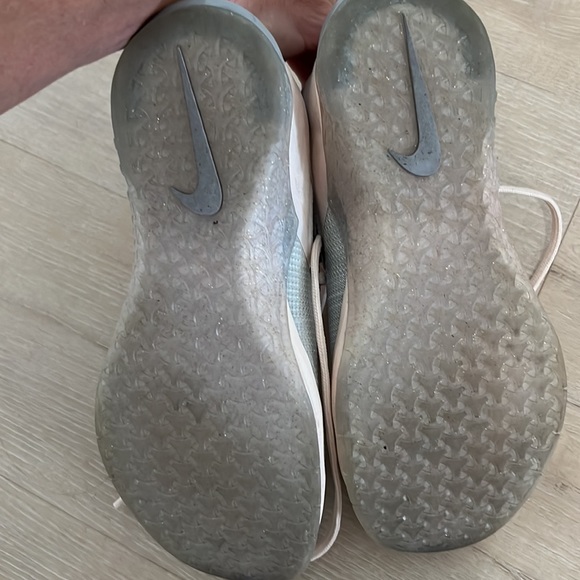 Nike Metcon Flykit 3 Size 9 Peach and Silver - Picture 5 of 5